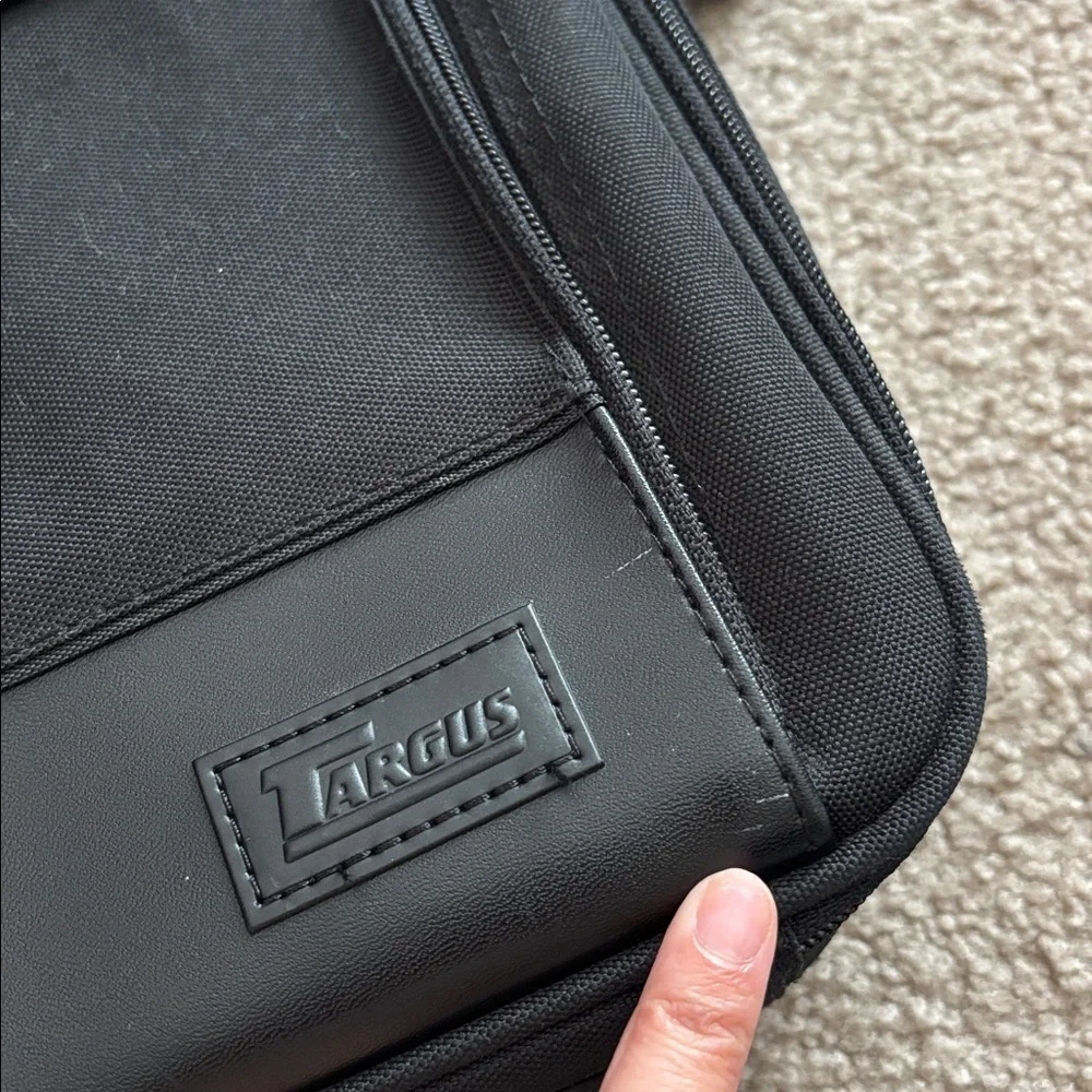 Targus Black Briefcase/Laptop Shoulder Bag